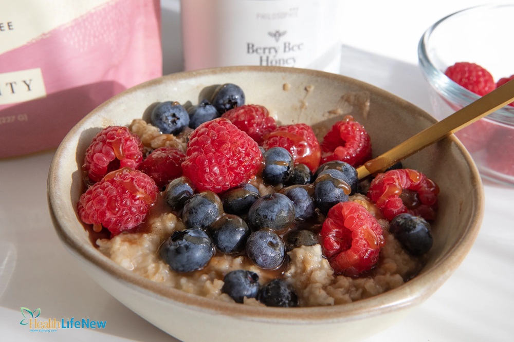 Blackberry Recipes Healthy - Blackberry Oatmeal Bowl