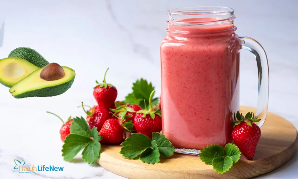 Tips For Making The Perfect Avocado Strawberry Smoothie